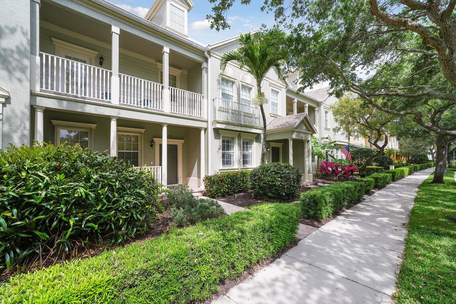 174 W Thatch Palm Circle