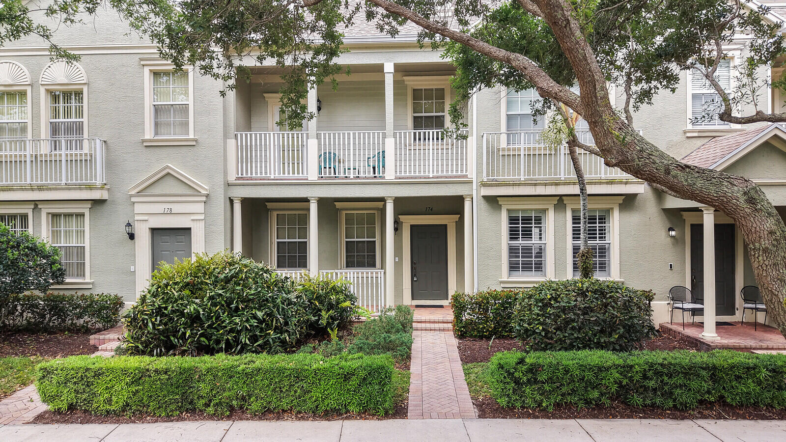 174 W Thatch Palm Circle
