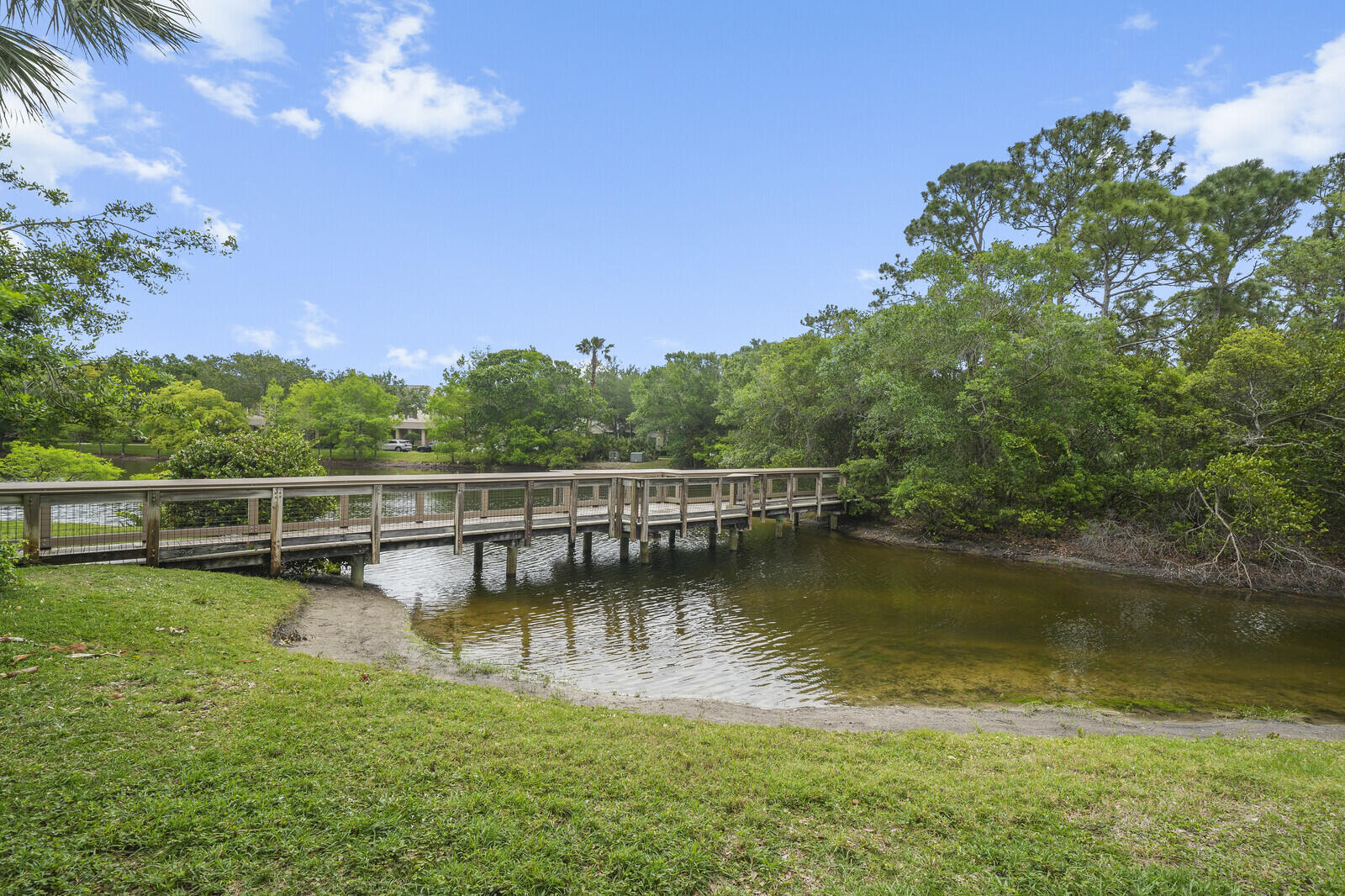 174 W Thatch Palm Circle