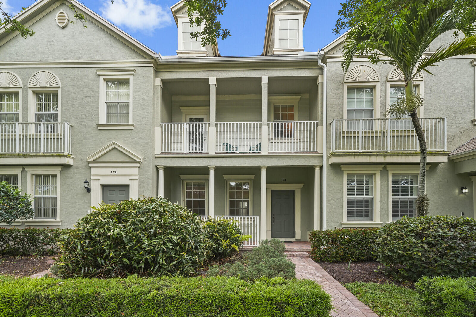174 W Thatch Palm Circle