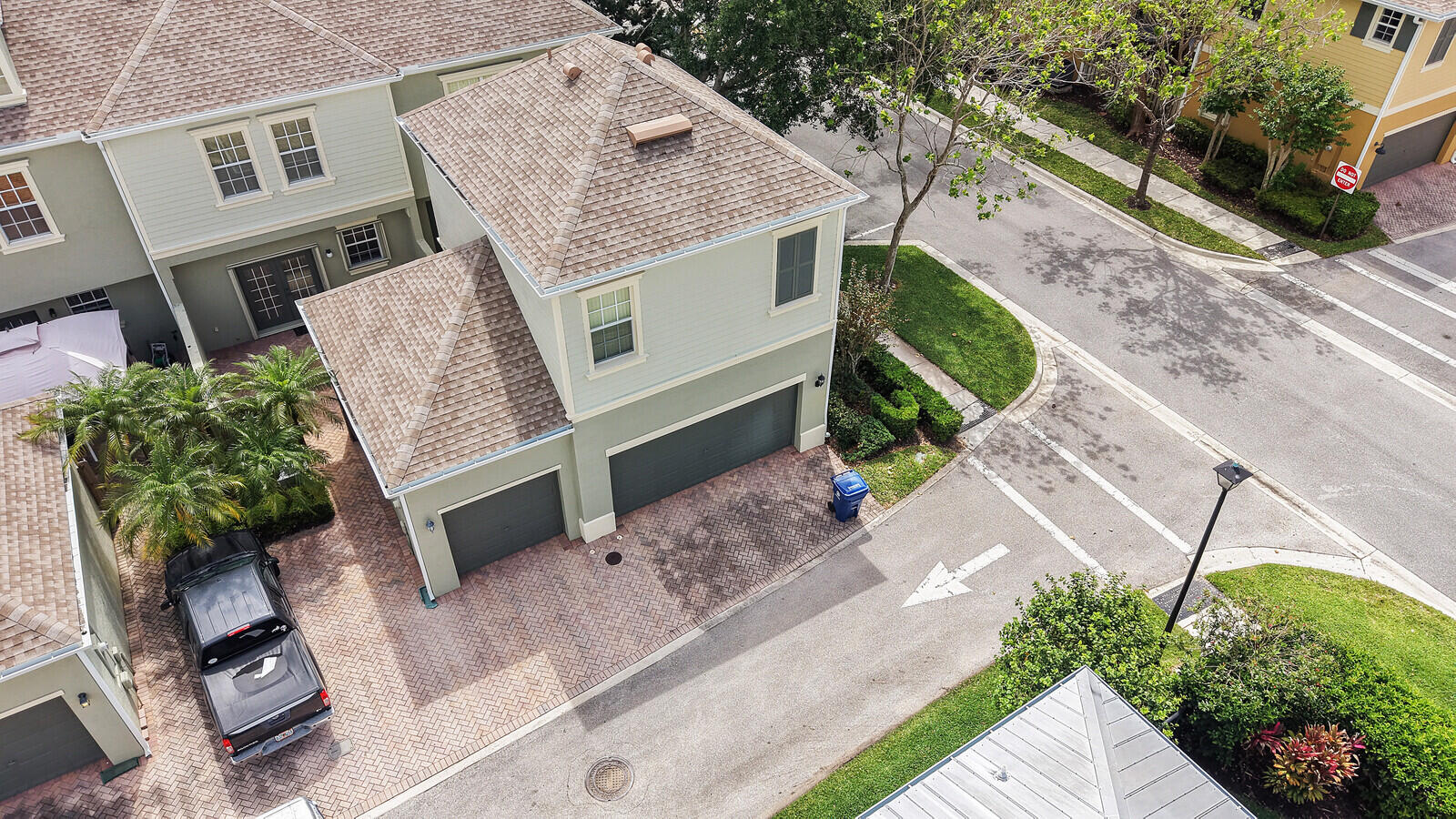 174 W Thatch Palm Circle