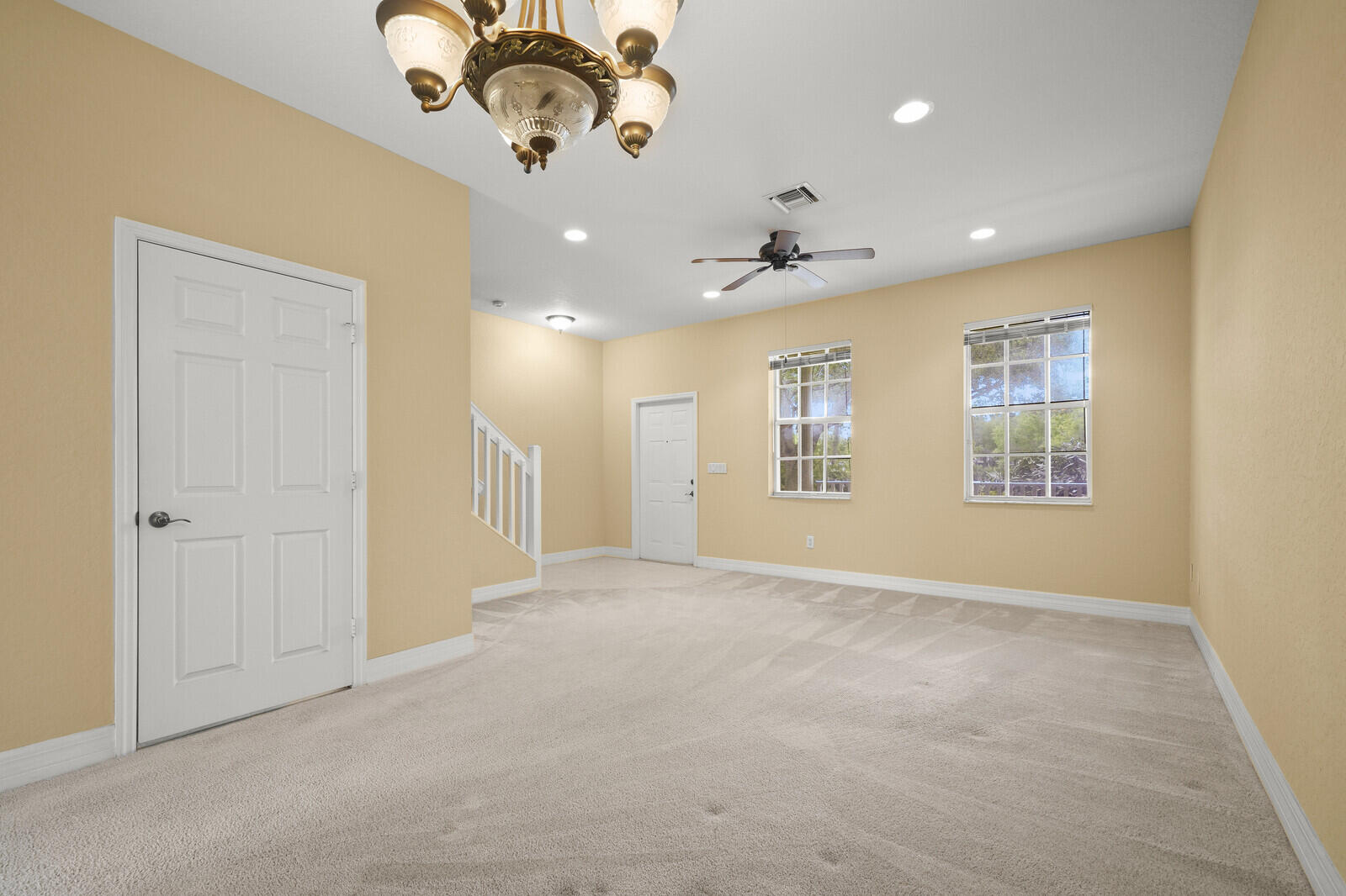 174 W Thatch Palm Circle