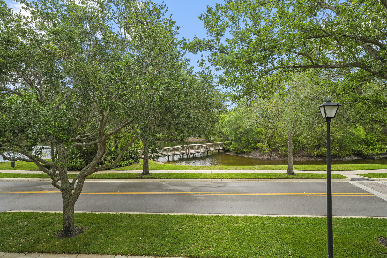 174 W Thatch Palm Circle