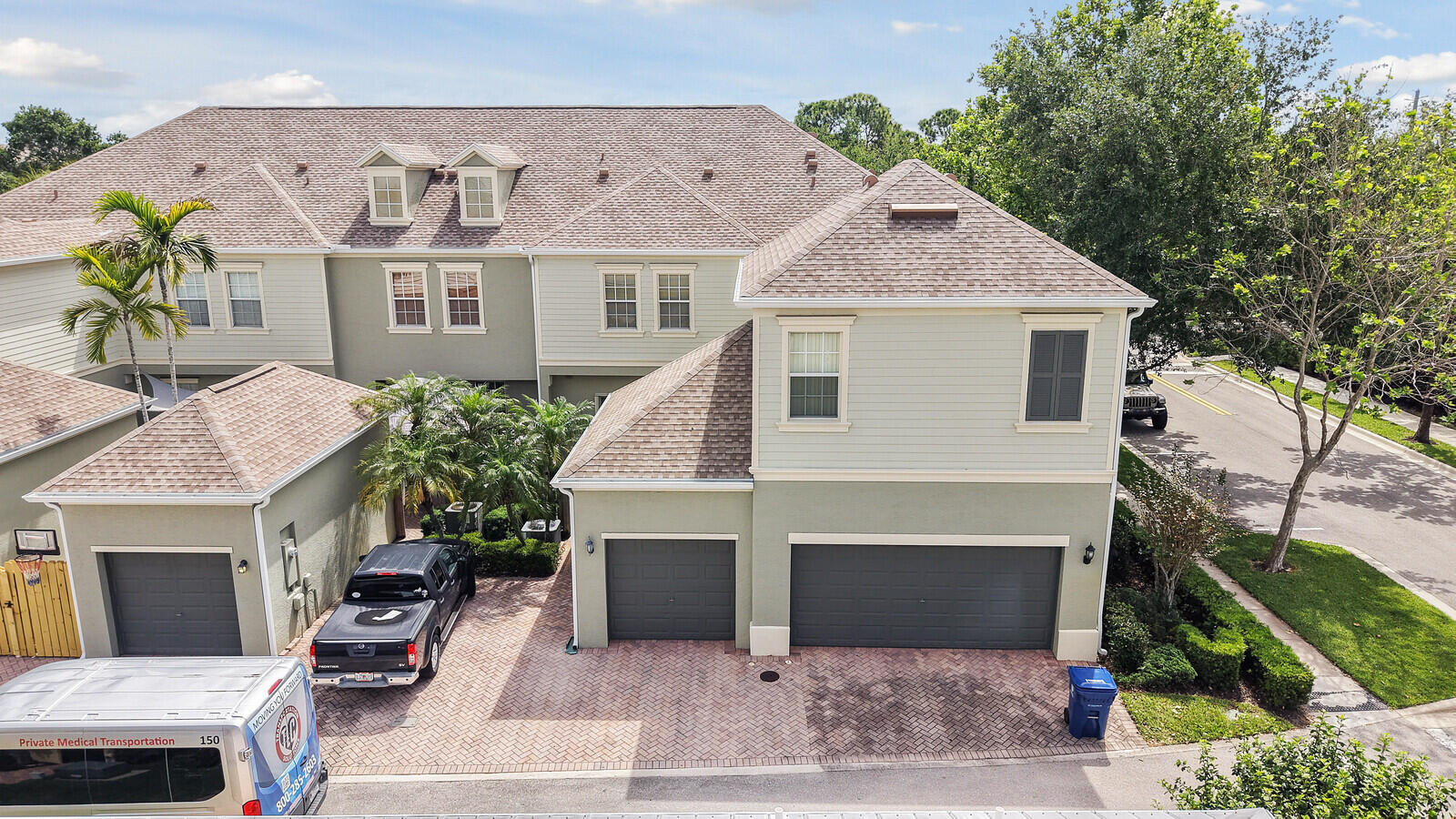 174 W Thatch Palm Circle