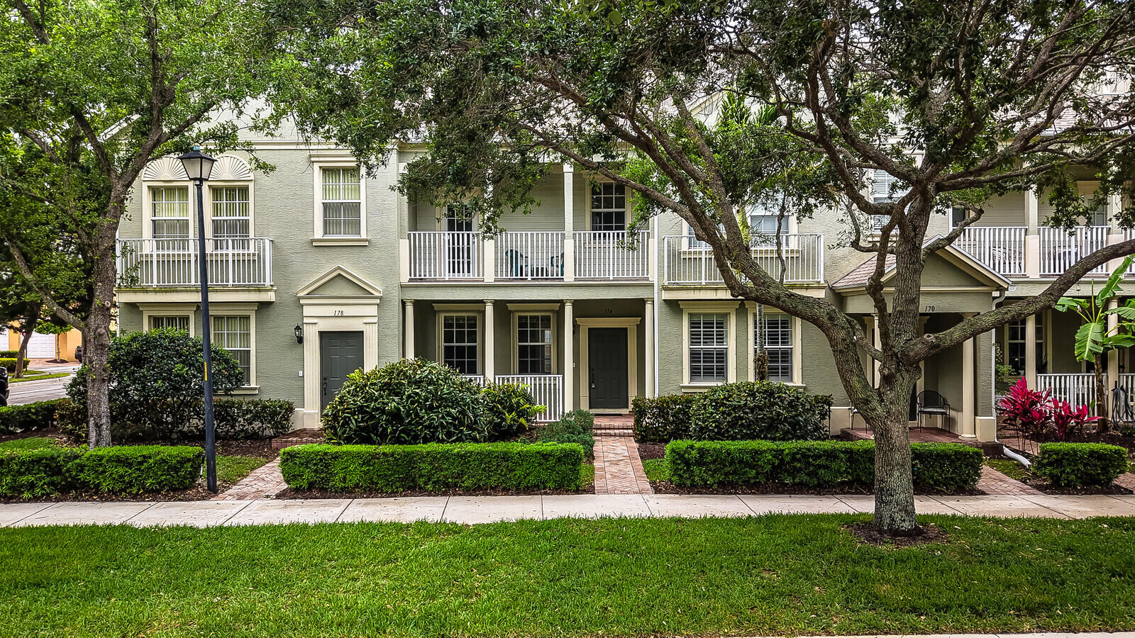 174 W Thatch Palm Circle