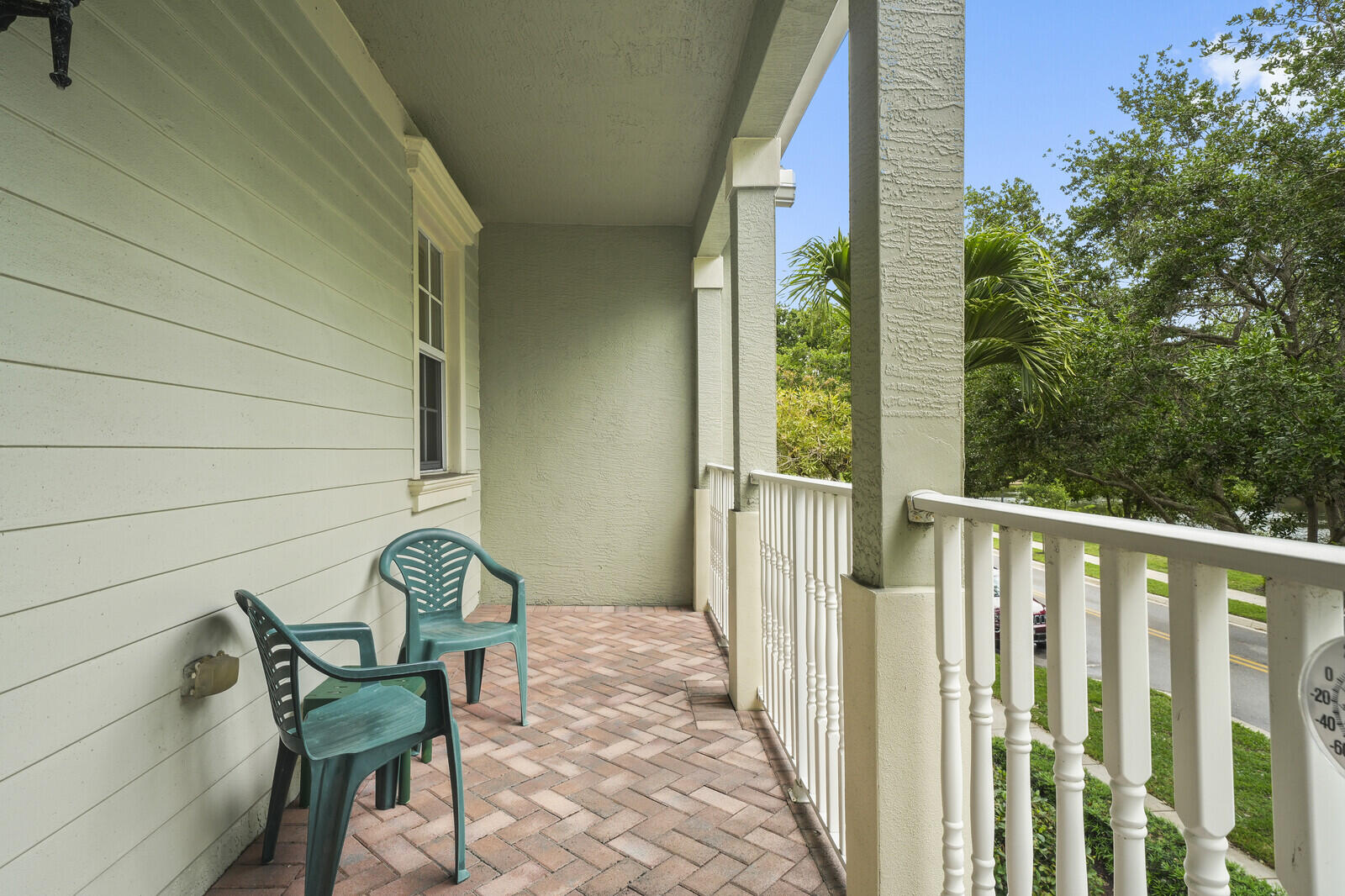 174 W Thatch Palm Circle