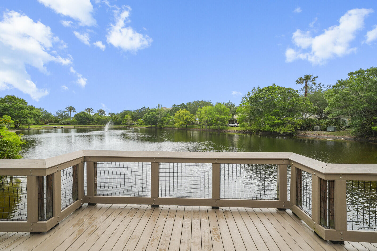 174 W Thatch Palm Circle