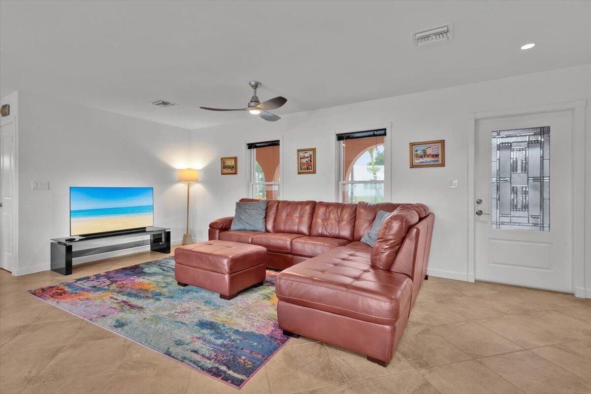 611 SE Harborview Drive, Port St. Lucie
