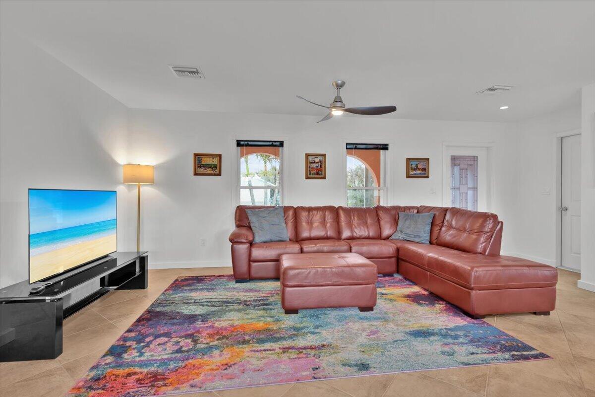611 SE Harborview Drive, Port St. Lucie