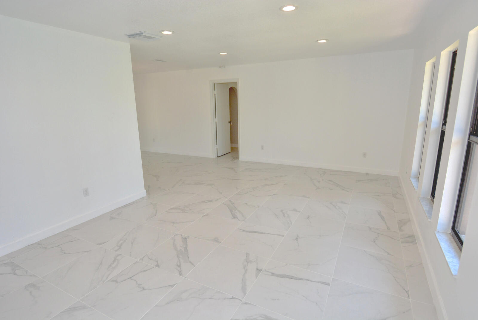 943 SE Browning Avenue, Port St. Lucie
