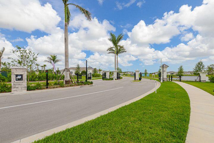 10307 NW Dreamweaver Road, Port St. Lucie