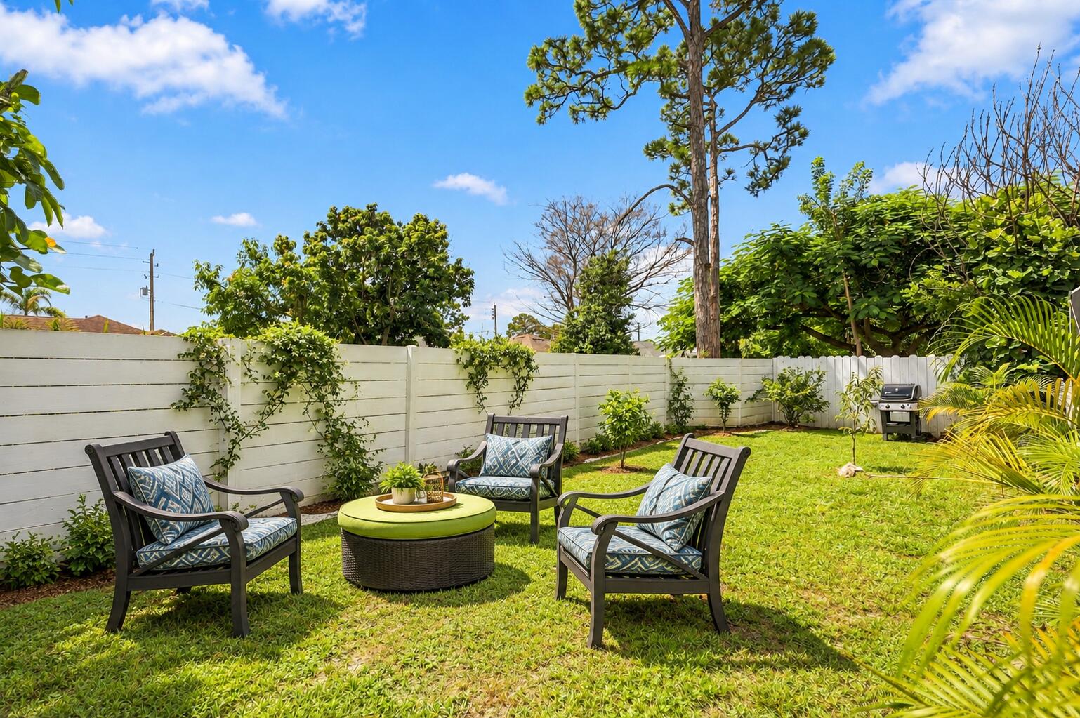 562 SW Eyerly Avenue, Port St. Lucie