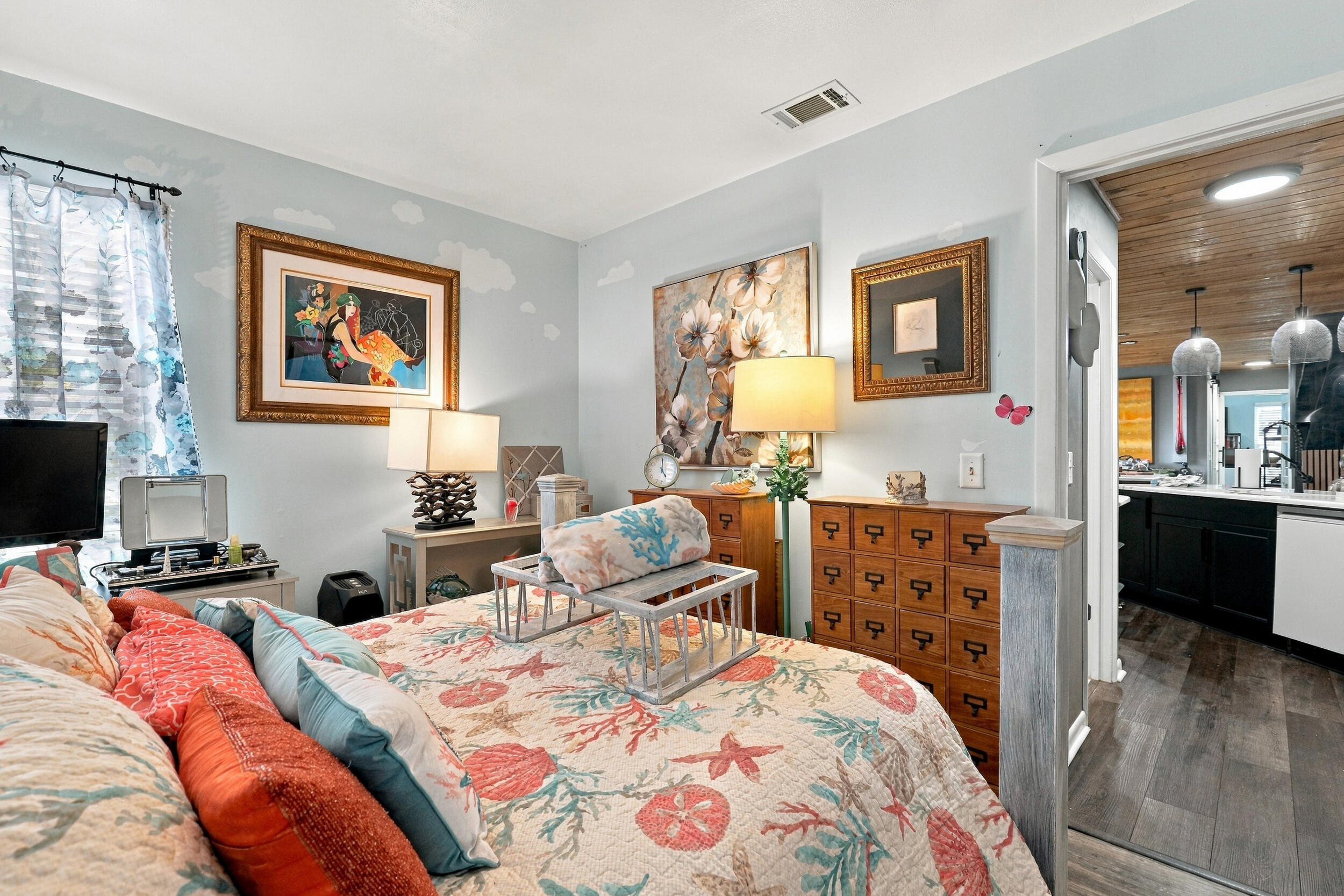 562 SW Eyerly Avenue, Port St. Lucie