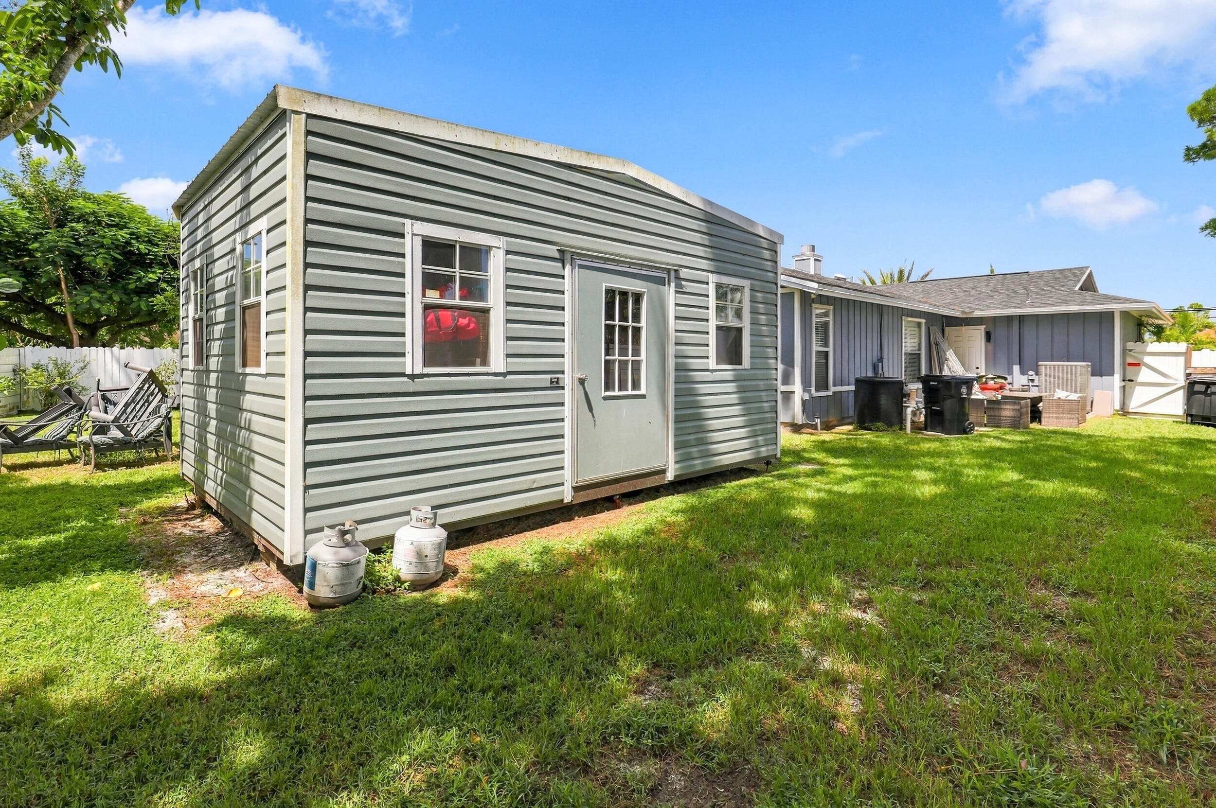 562 SW Eyerly Avenue, Port St. Lucie