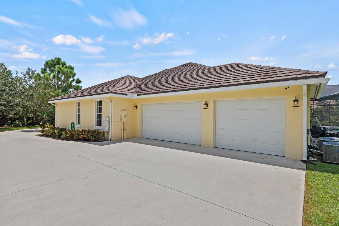 7900 Saddlebrook Drive