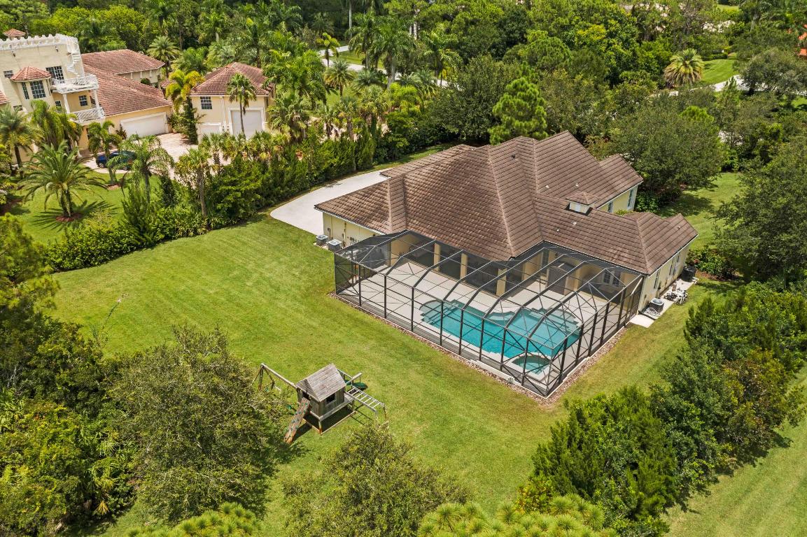 7900 Saddlebrook Drive