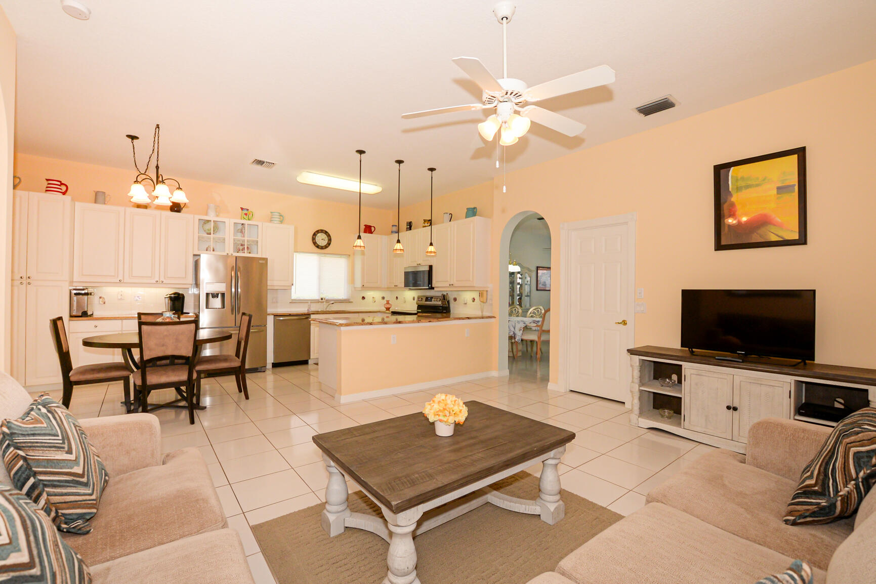 585 NW Lambrusco Drive