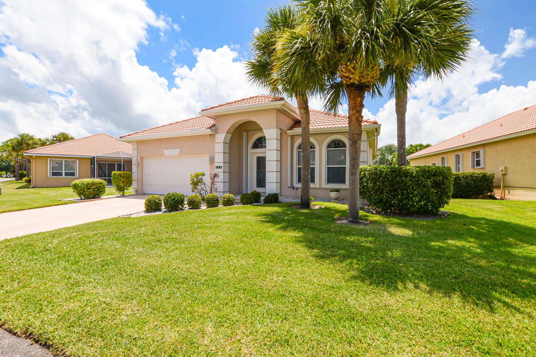 585 NW Lambrusco Drive