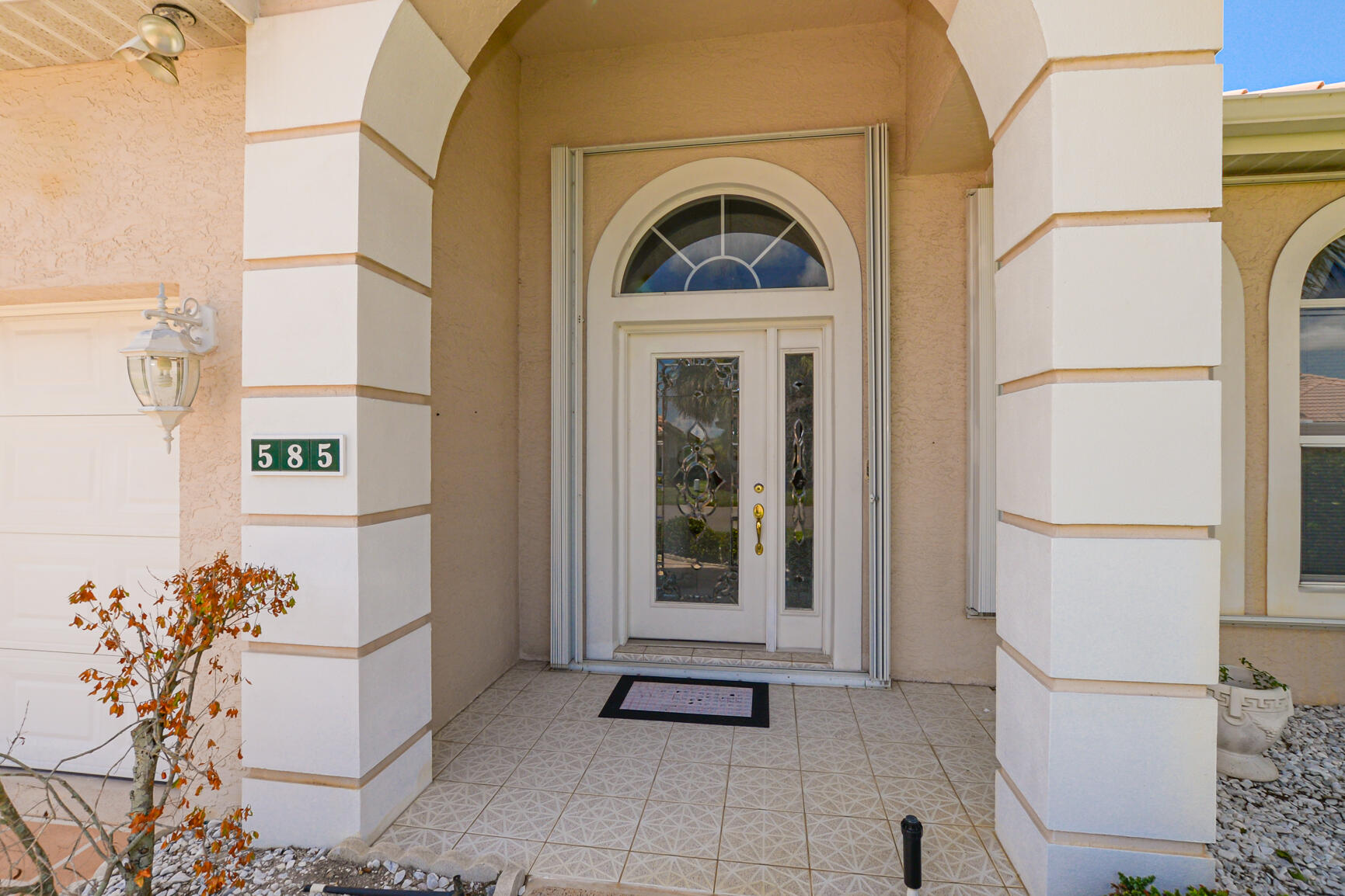 585 NW Lambrusco Drive