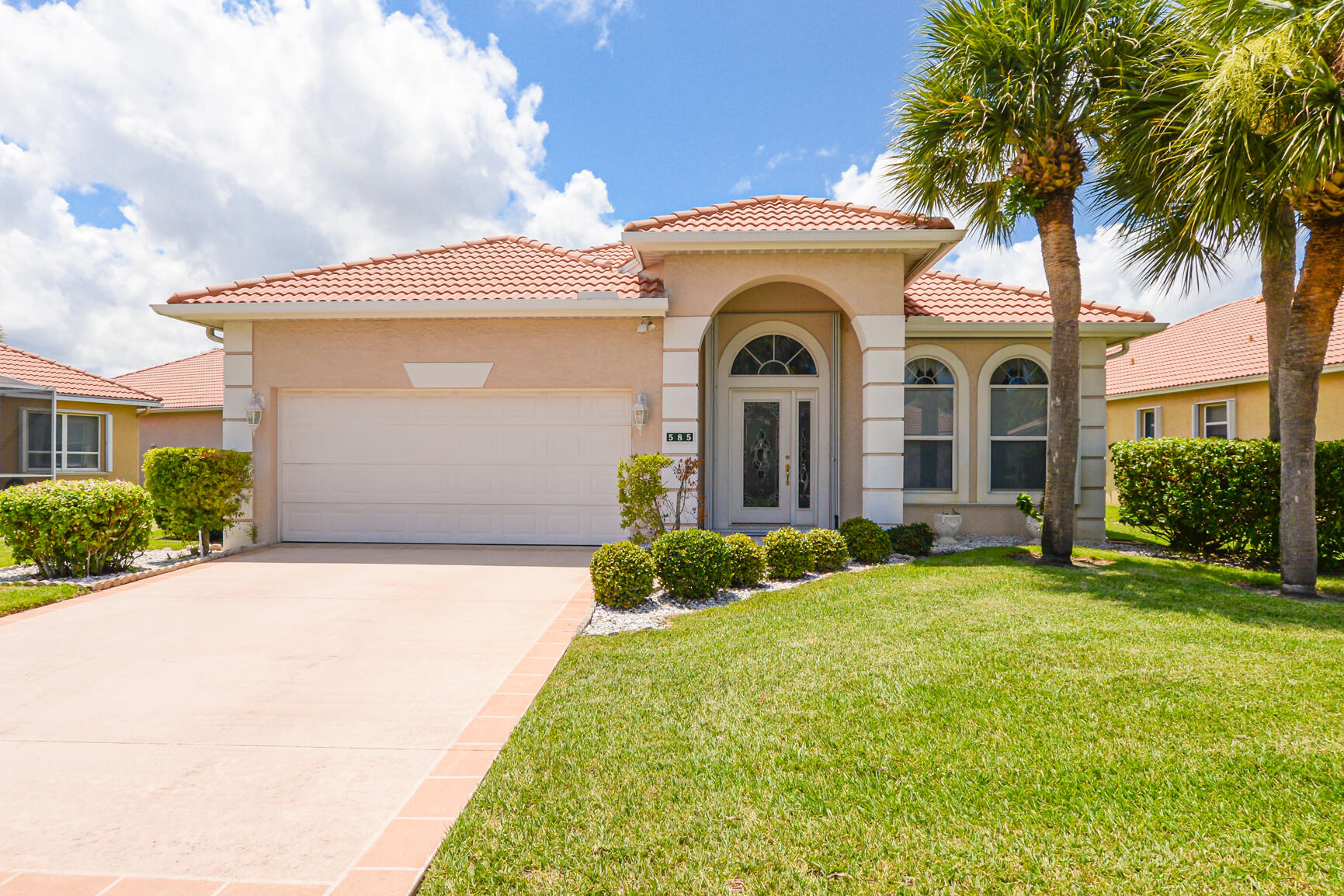 585 NW Lambrusco Drive