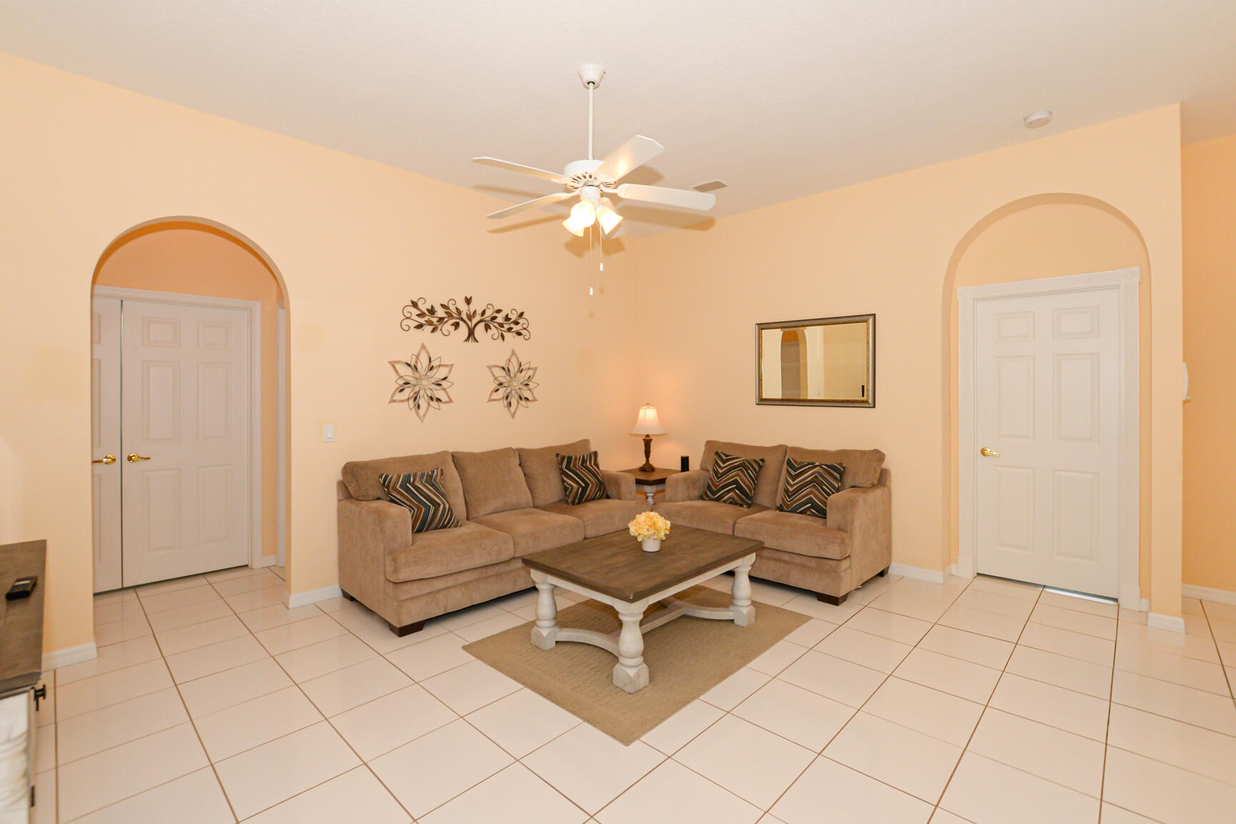 585 NW Lambrusco Drive