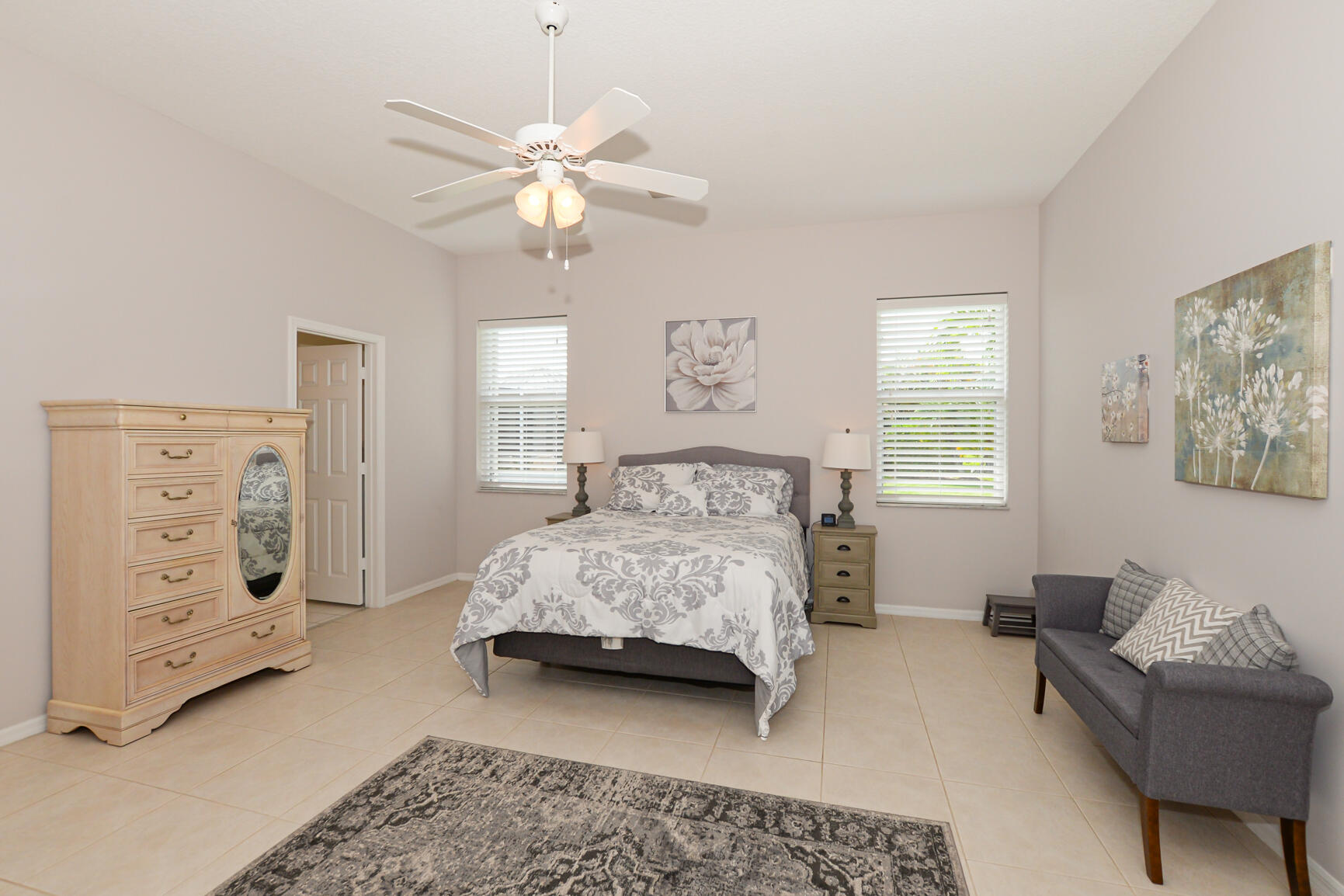 585 NW Lambrusco Drive