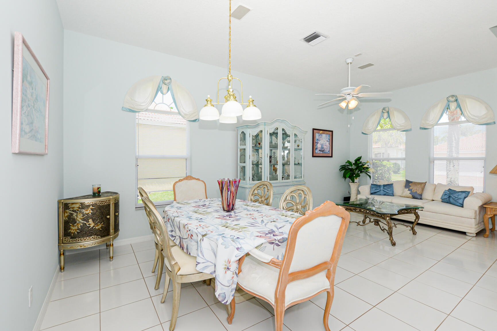 585 NW Lambrusco Drive