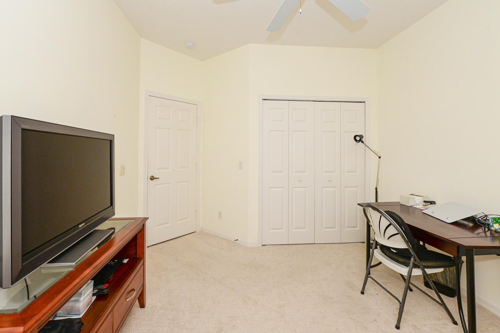 864 NW Sarria Court