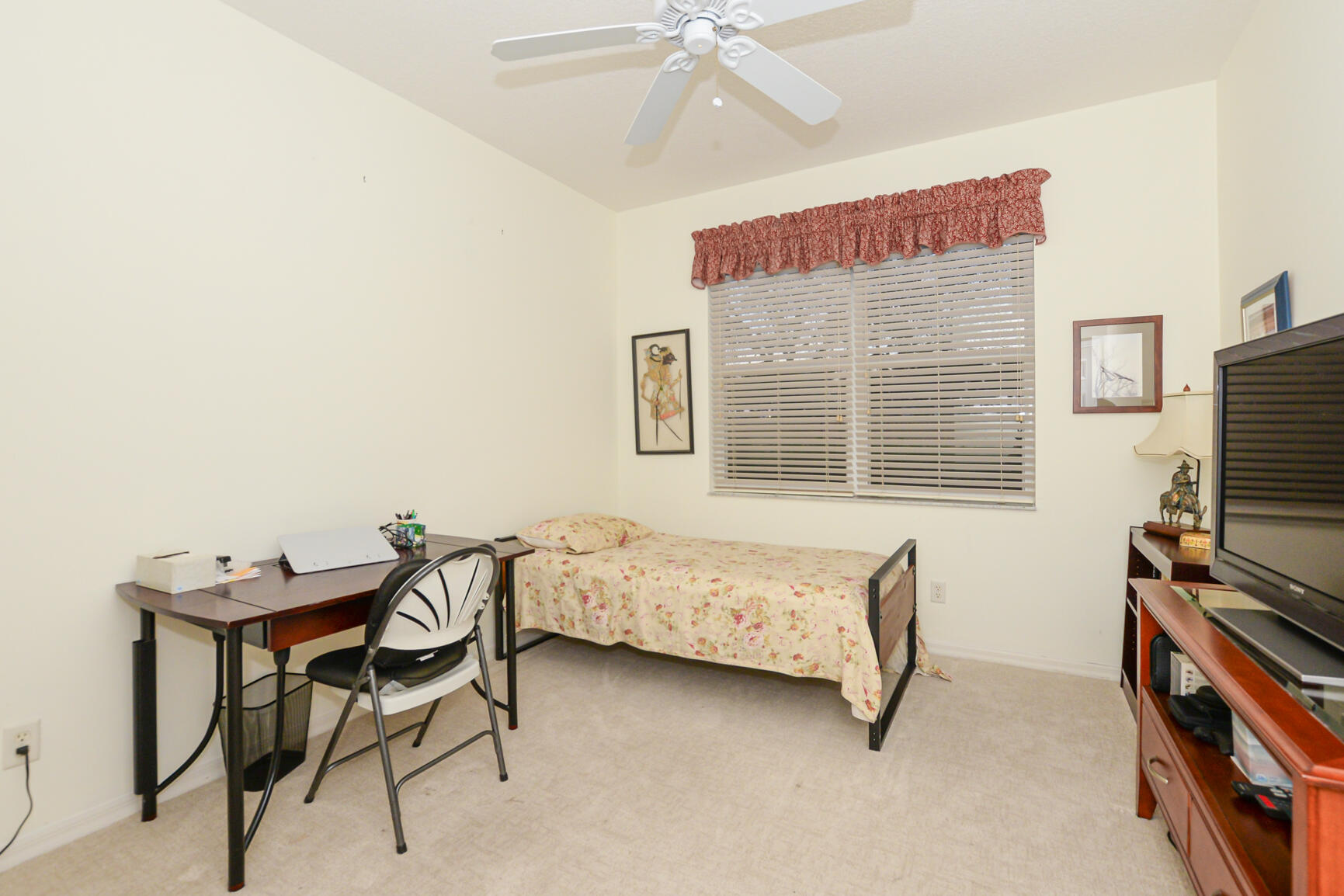 864 NW Sarria Court