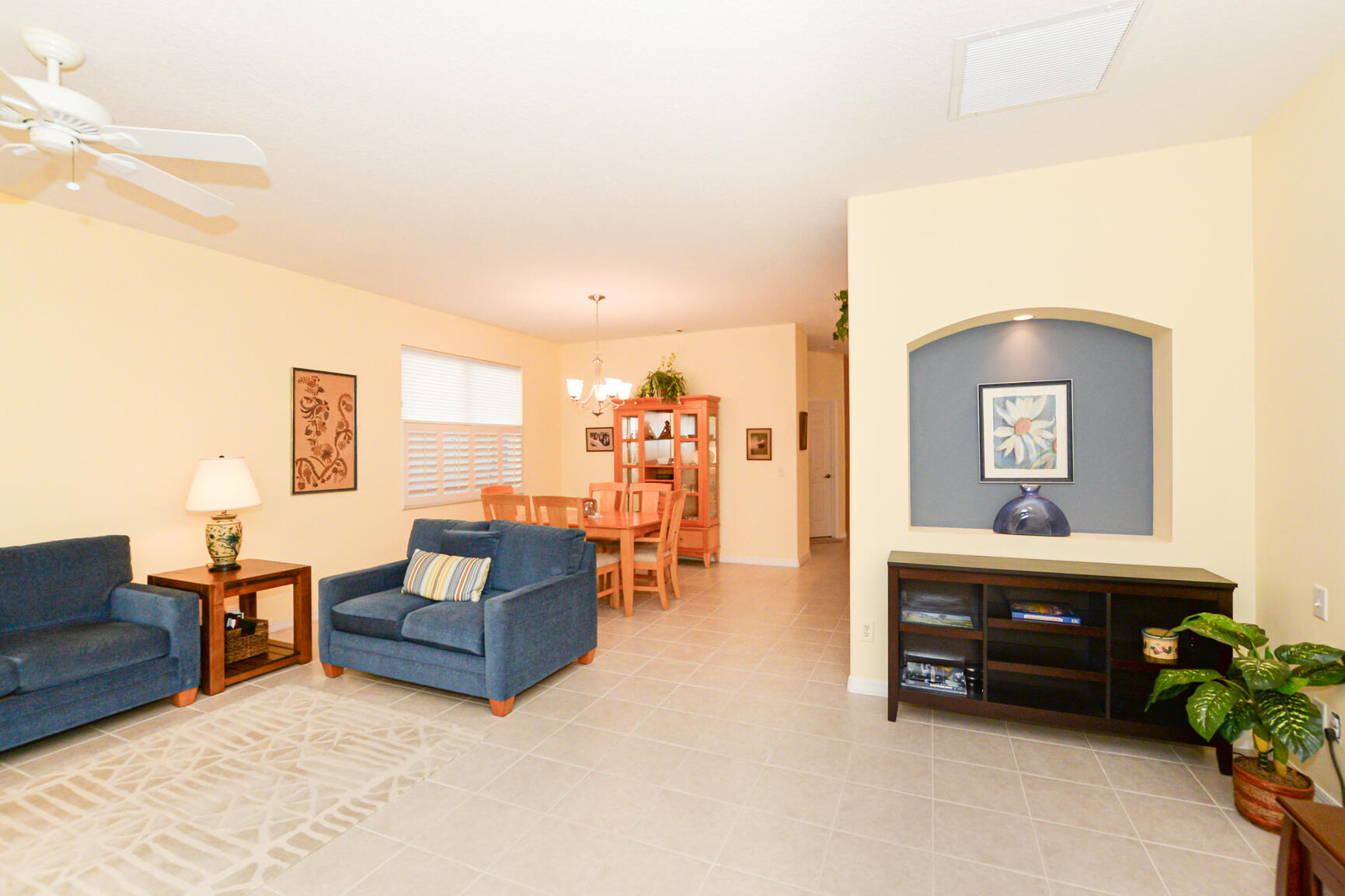 864 NW Sarria Court
