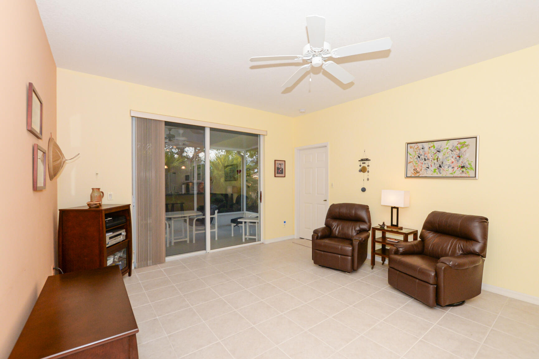 864 NW Sarria Court