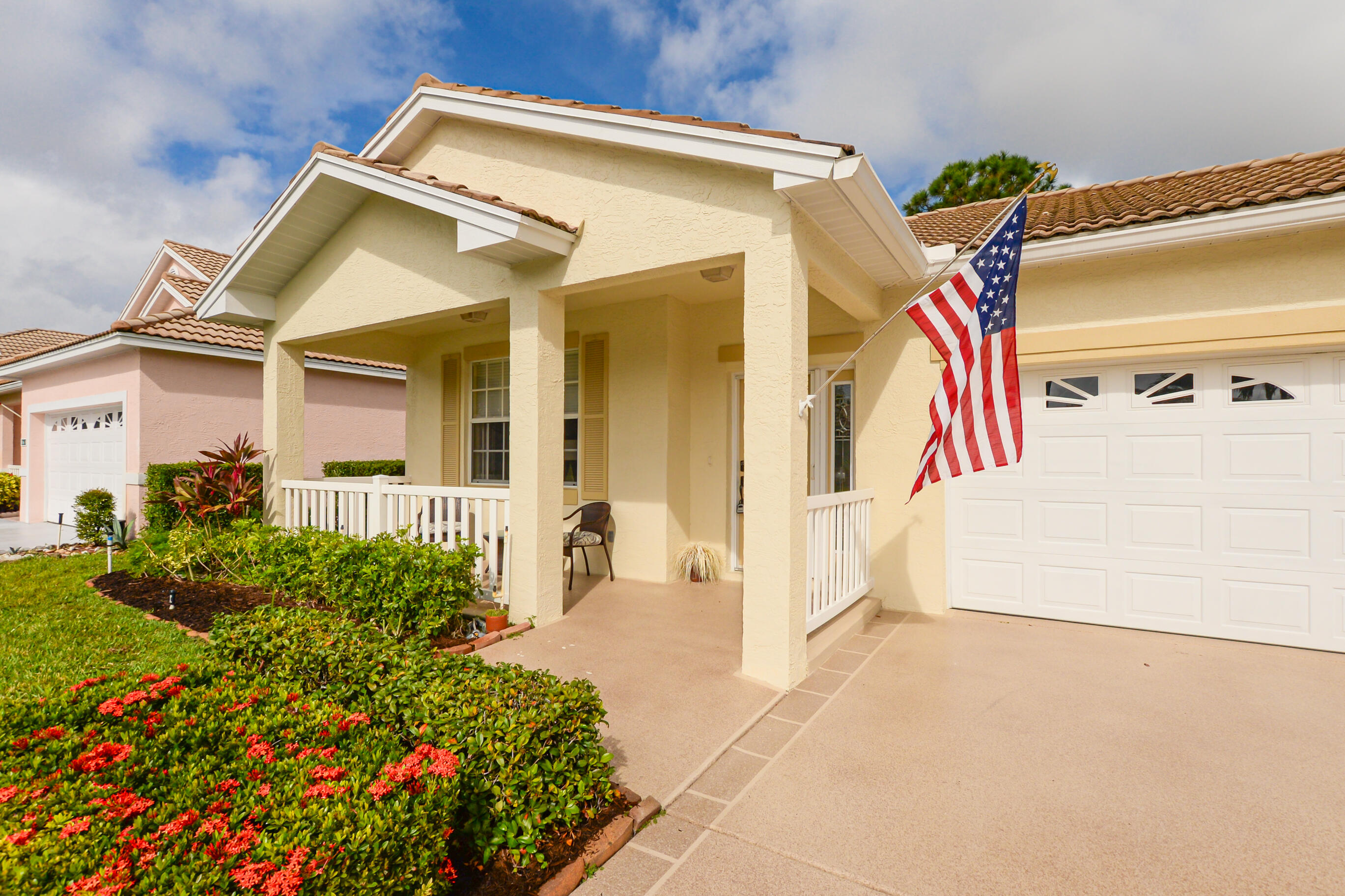 864 NW Sarria Court