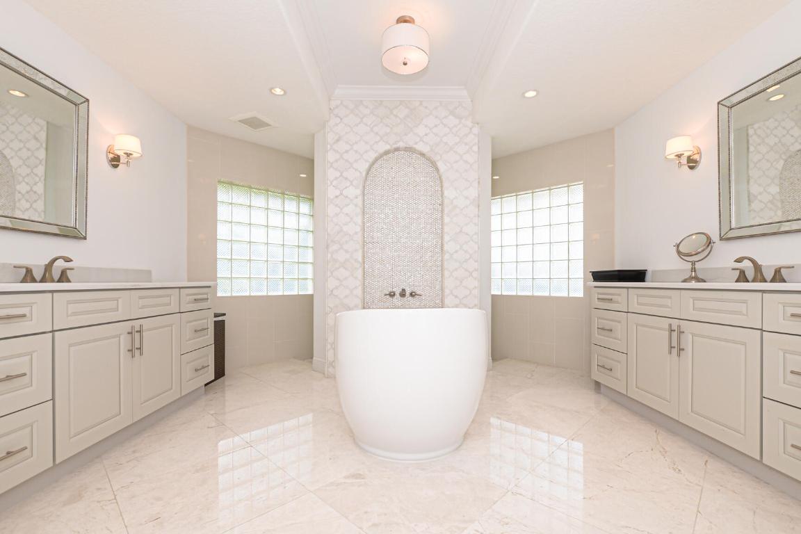 7951 Plantation Lakes Drive