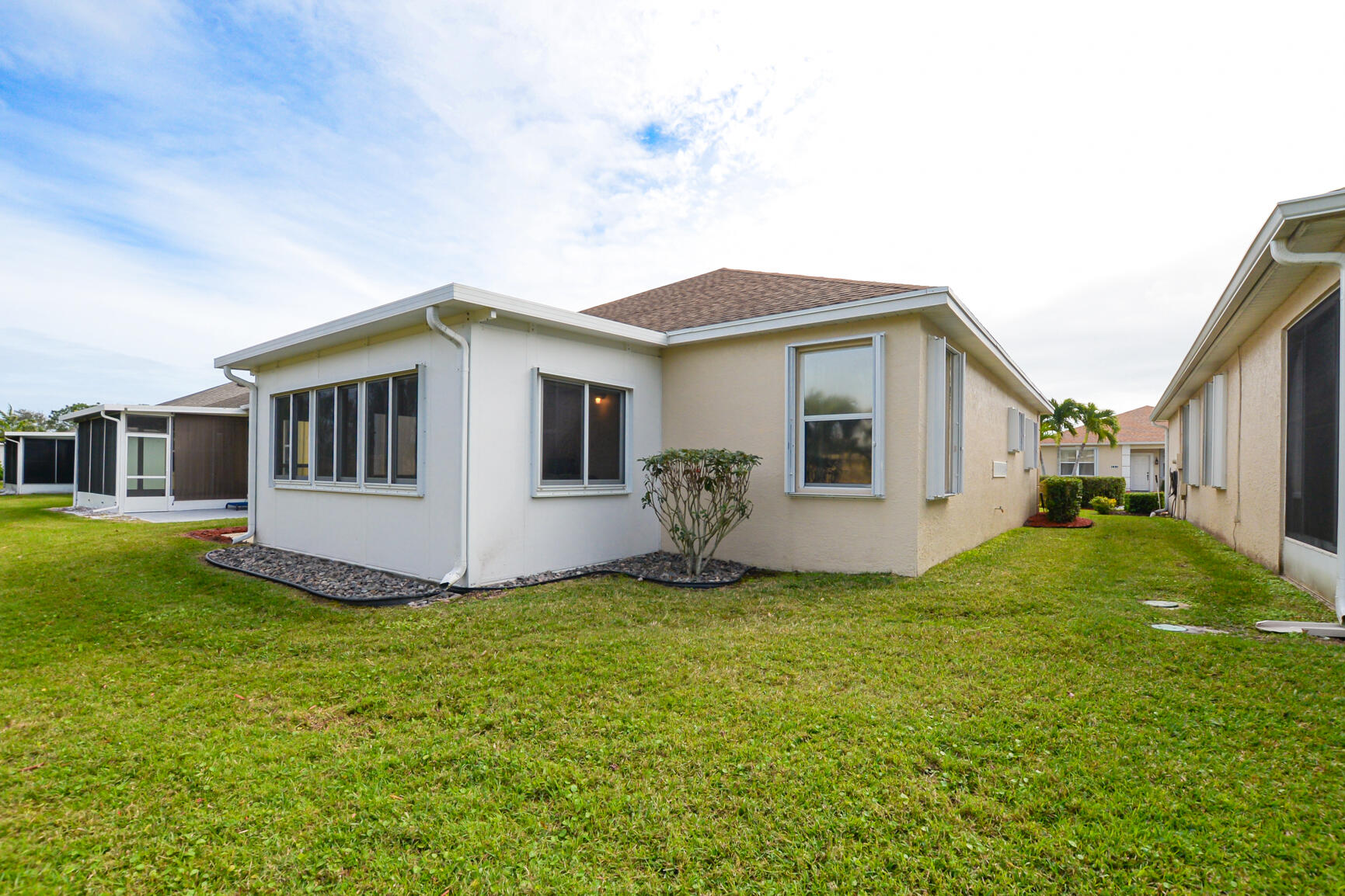 586 NW Cortina Lane