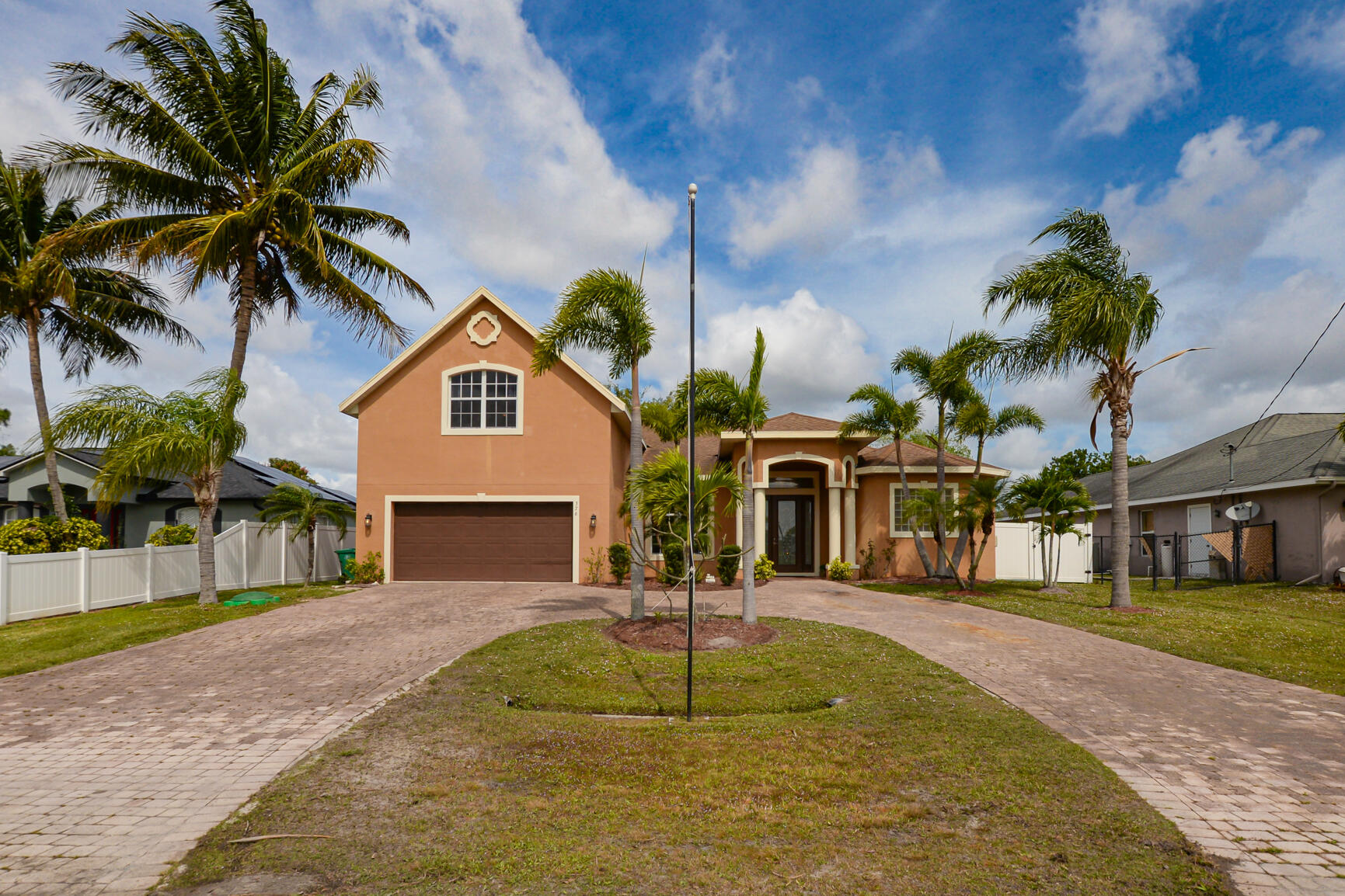 376 SW Kestor Drive