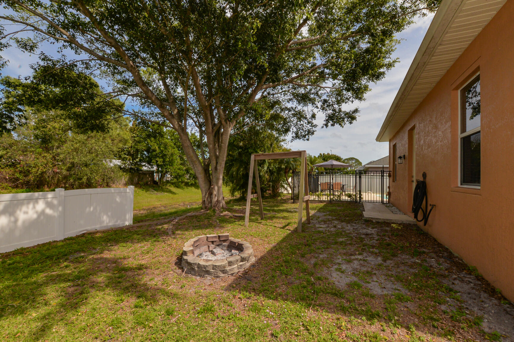 376 SW Kestor Drive