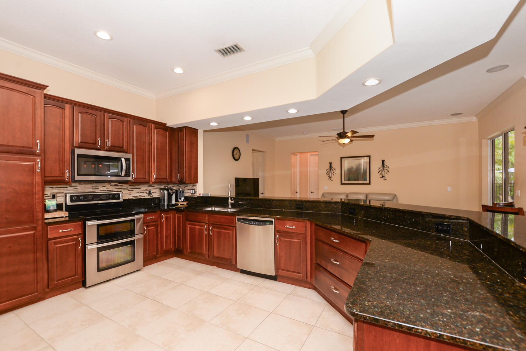 376 SW Kestor Drive