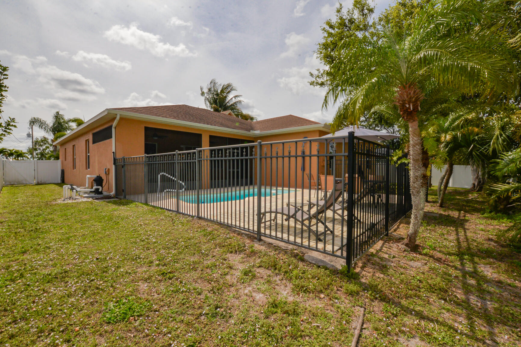 376 SW Kestor Drive
