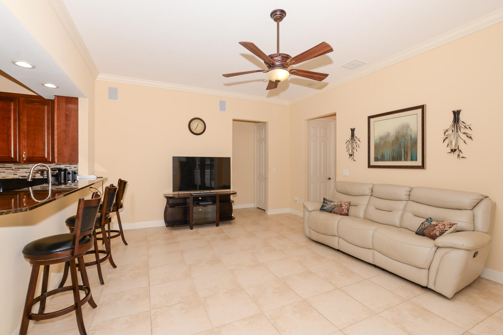 376 SW Kestor Drive