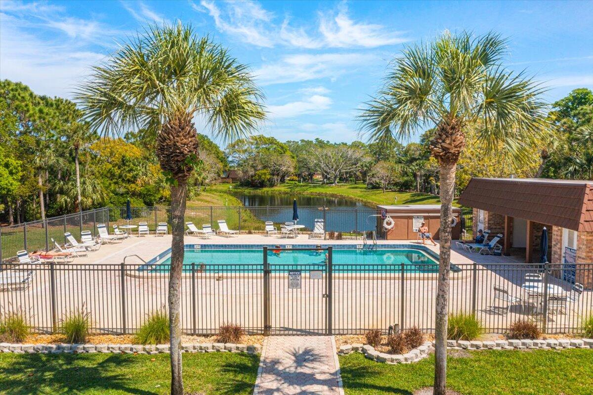 5656 SE Riverboat Drive