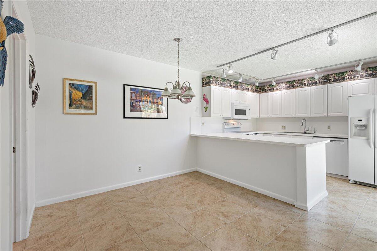5656 SE Riverboat Drive