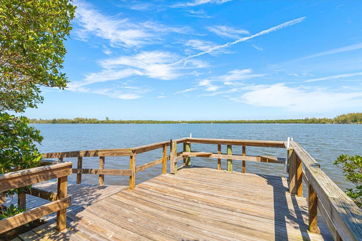 5656 SE Riverboat Drive