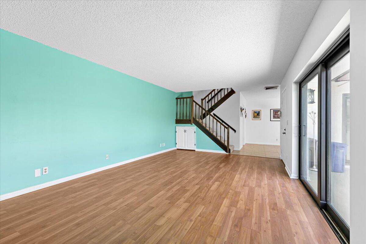 5656 SE Riverboat Drive