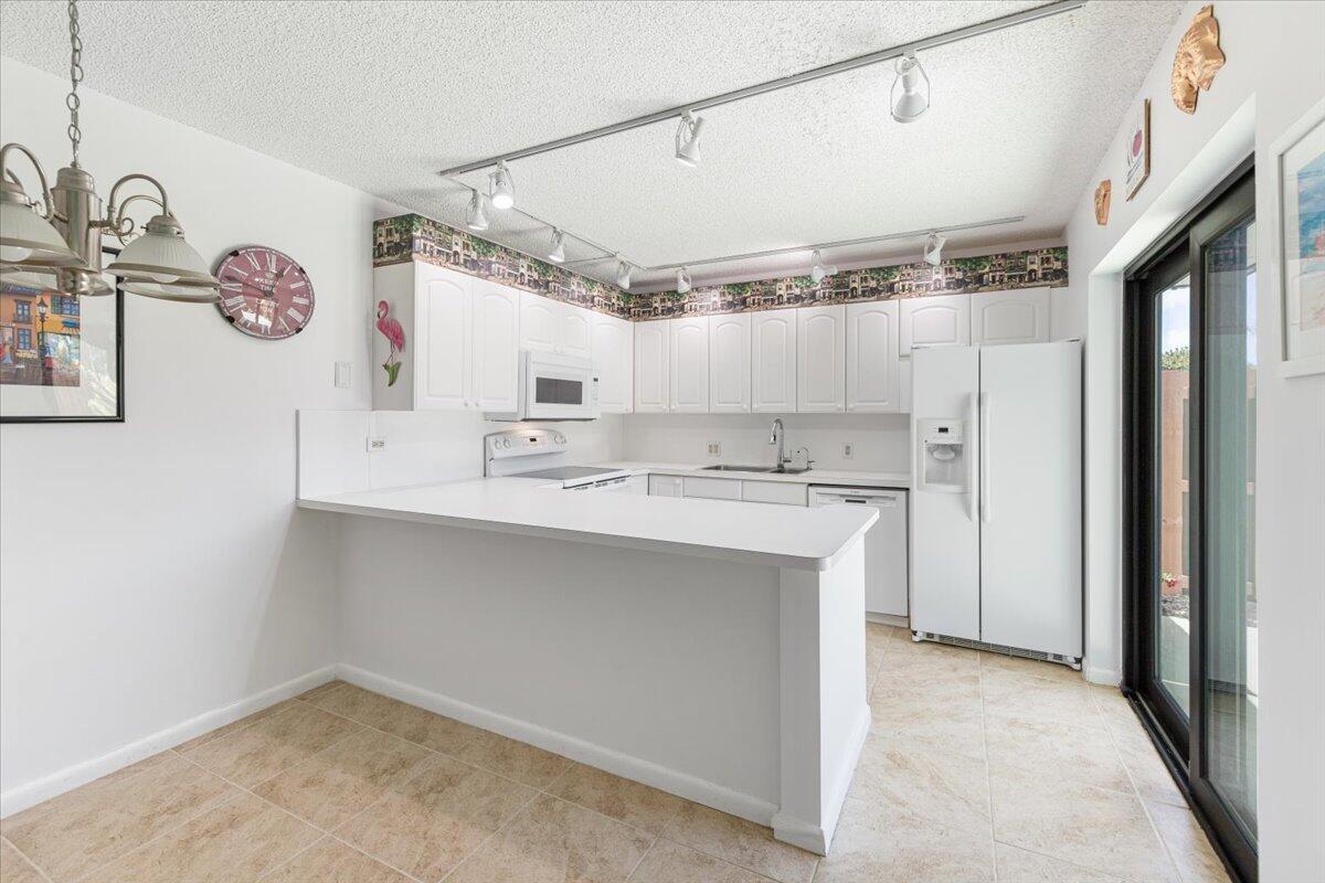 5656 SE Riverboat Drive