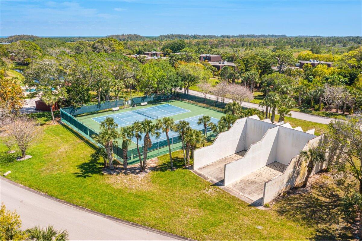 5656 SE Riverboat Drive