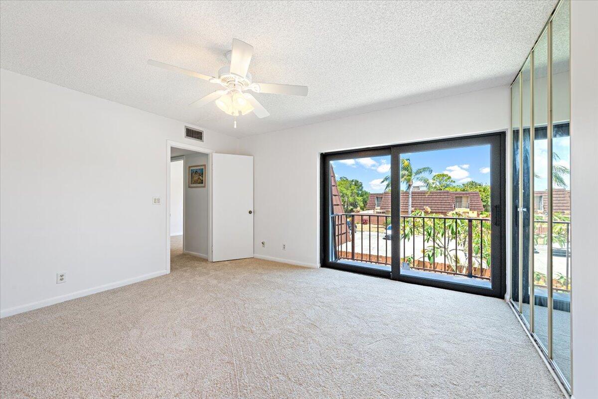 5656 SE Riverboat Drive