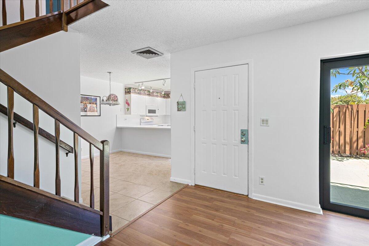 5656 SE Riverboat Drive