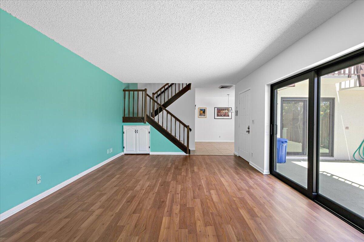 5656 SE Riverboat Drive