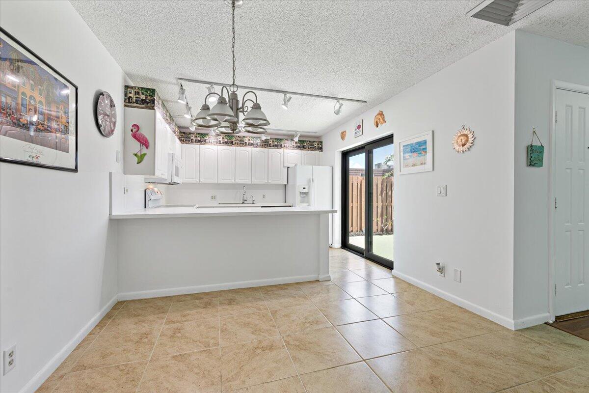 5656 SE Riverboat Drive