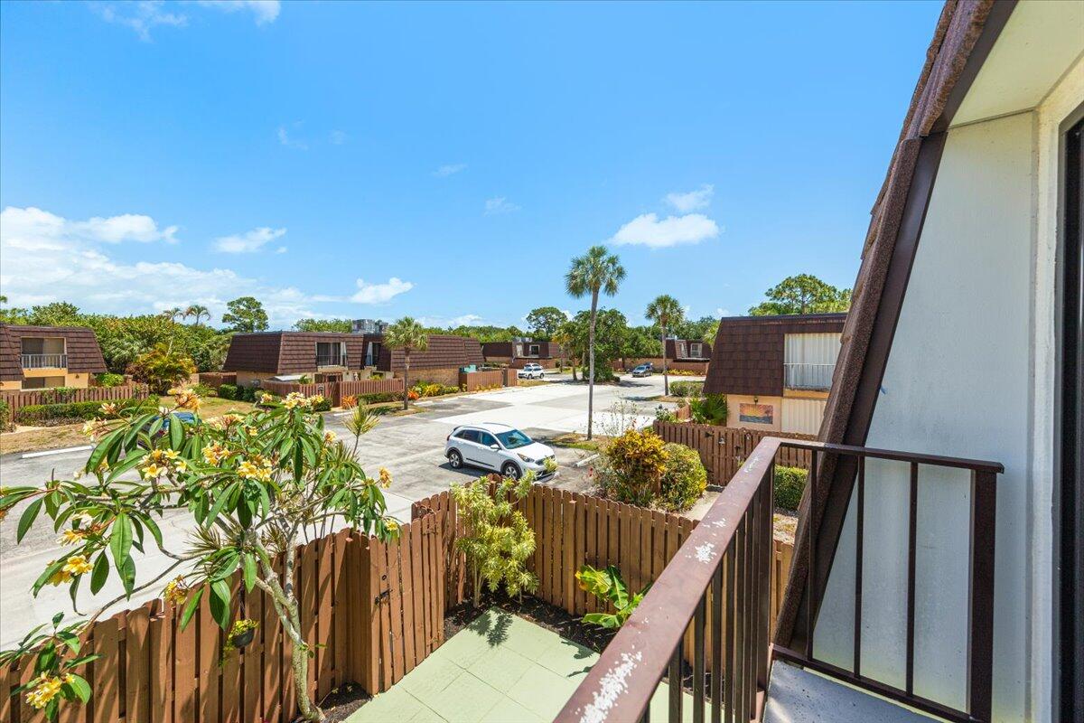 5656 SE Riverboat Drive